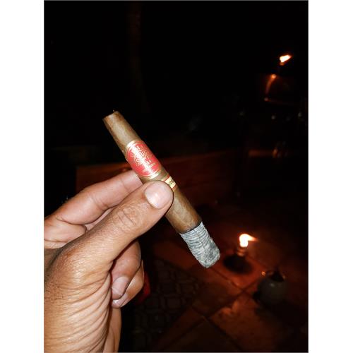 H. Upmann Hispaniola by Jose Mendez Belicoso 6  * 50