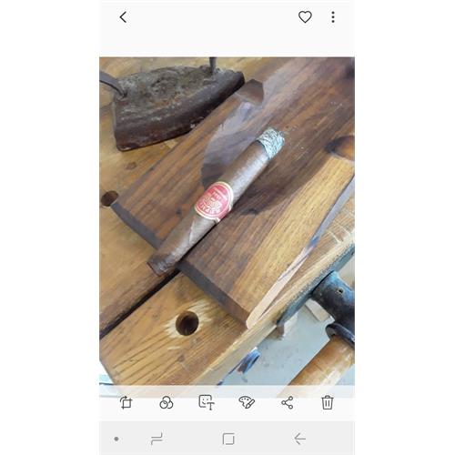 H. Upmann Hispaniola by Jose Mendez Toro 6 1/8 * 52