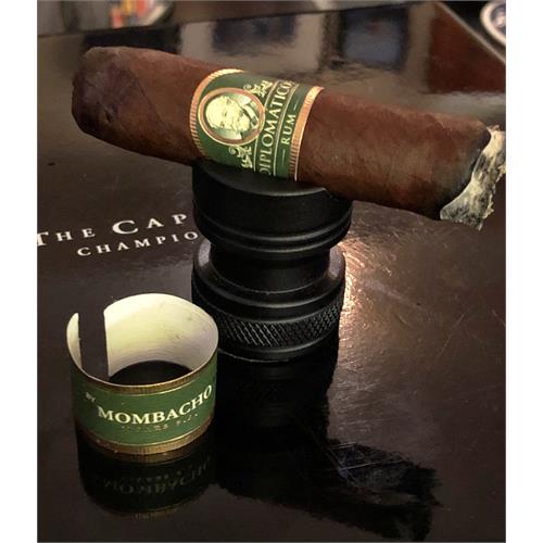 Mombacho Diplomatico Petit Corona 4 1/2 * 44