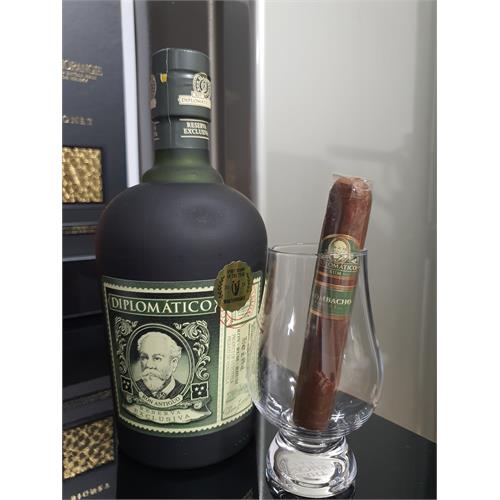Mombacho Diplomatico Robusto 5  * 50