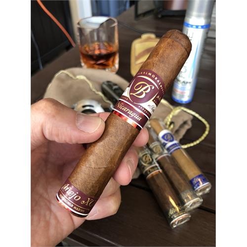 Balmoral Anejo XO Nicaragua Rothschild Masivo 5  * 55