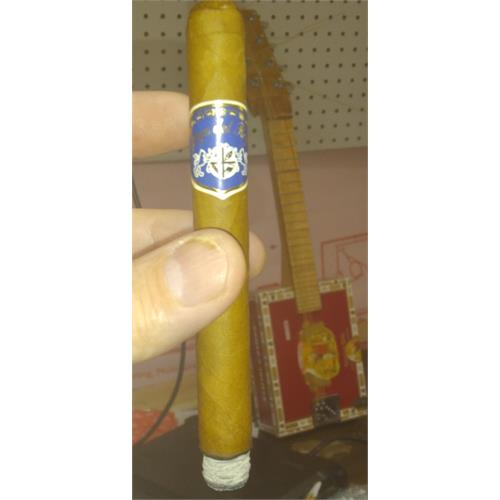 Joya del Rey Numero 35 4 7/8 * 38