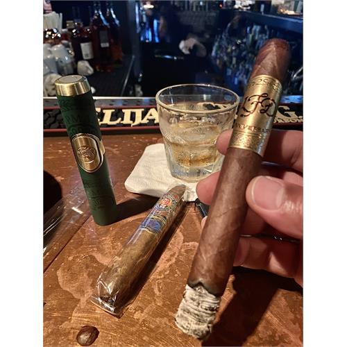 La Flor Dominicana 25th Anniversary 7  * 52