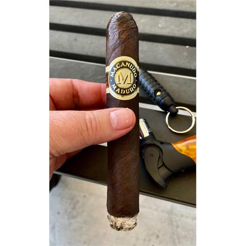 Macanudo Maduro Gigante 6  * 60