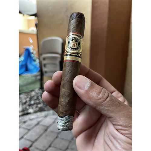 Arturo Fuente Don Carlos Double Robusto 5 3/4 * 52