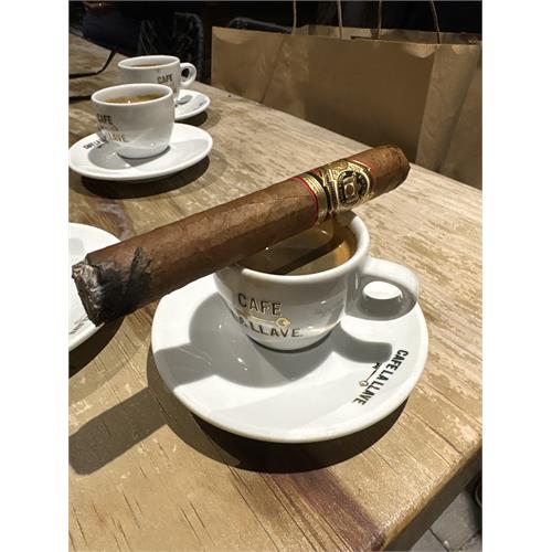 Arturo Fuente Don Carlos Double Robusto 5 3/4 * 52