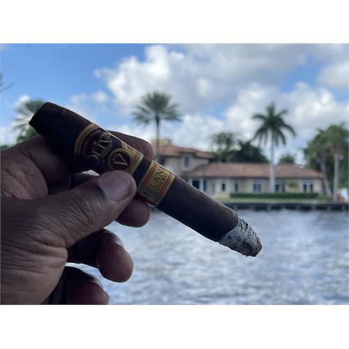 Oliva Serie V Melanio Maduro Figurado 6 1/2 * 52