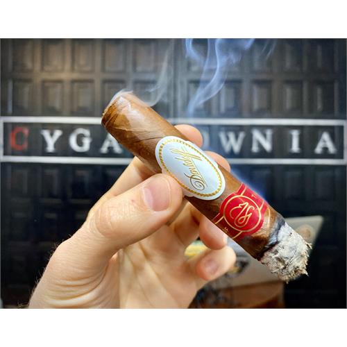 Davidoff Year of the Rat 2020 Toro 6  * 52