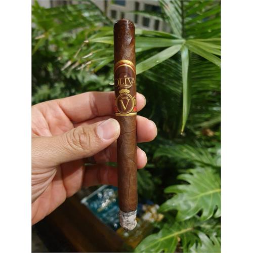 Oliva Serie V Lancero 7  * 38