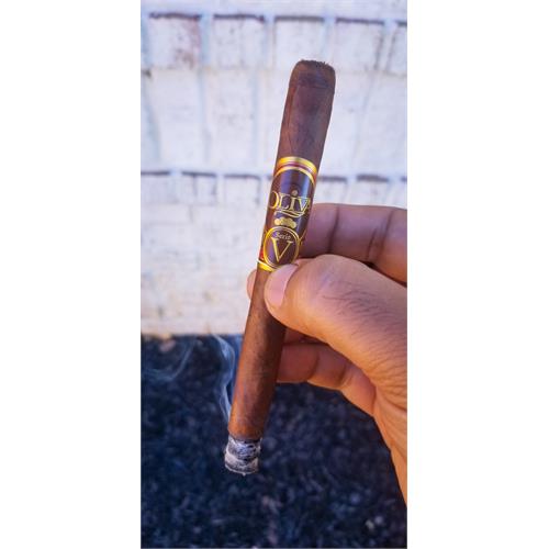 Oliva Serie V Lancero 7  * 38