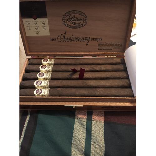 Padron 1964 Anniversary  A  Maduro 8 1/4 * 50