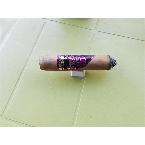 Oscar Valladares Super Fly Connecticut Corona 5 1/4 * 45