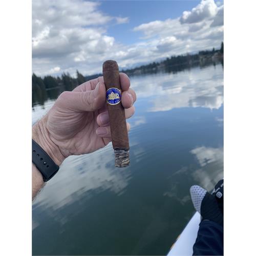 Crowned Heads Four Kicks Capa Especial Robusto 5  * 50