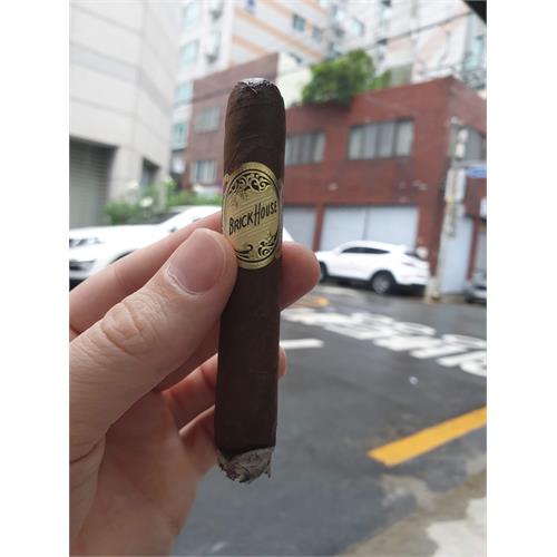 Brick House Corona 5  * 42