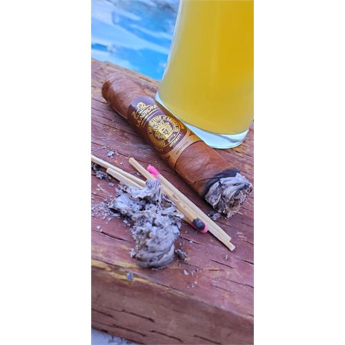 La Aurora TAA Exclusivo Toro 6  * 50