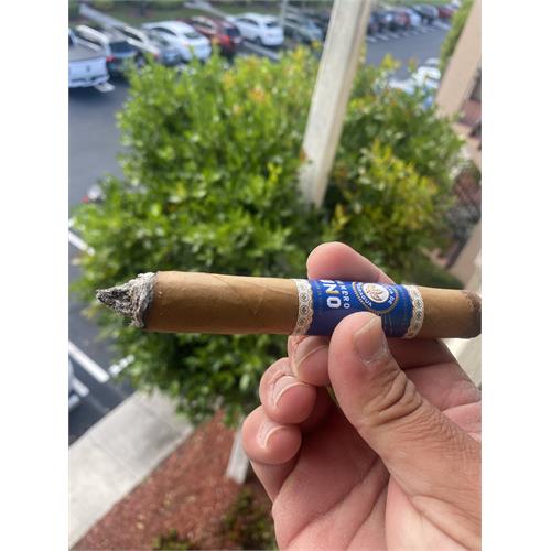 Joya de Nicaragua Numero Uno Le Premier 6 7/8 * 48