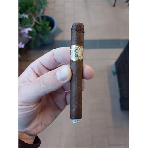 Bolivar Cofradia Petit Corona 4 1/2 * 36