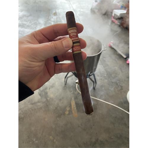 Herrera Esteli Broadleaf Lancero 7  * 38