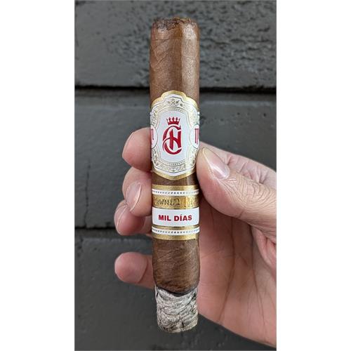 Crowned Heads Mil Dias Edmundo 5 3/8 * 52