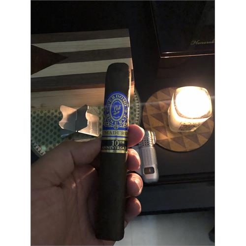 Perdomo Reserve 10th Anniversary Maduro Super Toro 6  * 60