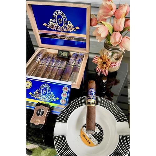 Perdomo Reserve 10th Anniversary Maduro Super Toro 6  * 60