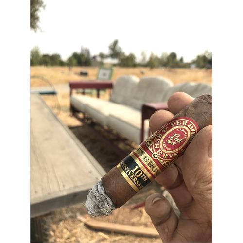 Perdomo Reserve 10th Anniversary Sun Grown Robusto 5  * 54