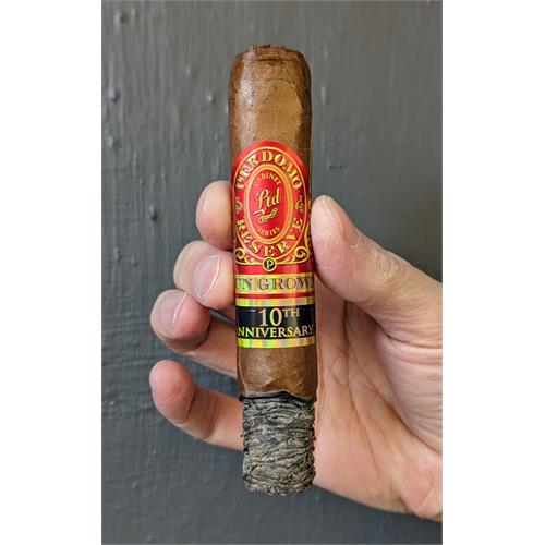 Perdomo Reserve 10th Anniversary Sun Grown Robusto 5  * 54