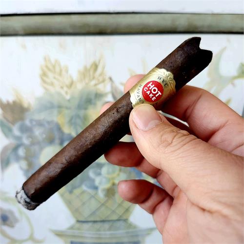 HVC Hot Cake Corona Gorda 5 5/8 * 46