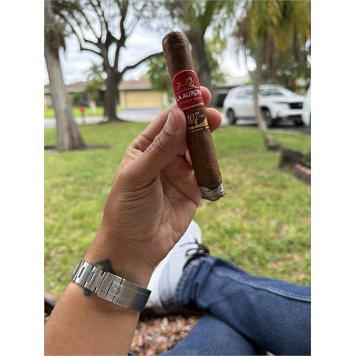 La Aurora 107 Nicaragua Toro 5 3/4 * 54