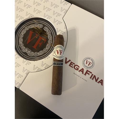 Vega Fina 1998 VF 50 4 1/2 * 50