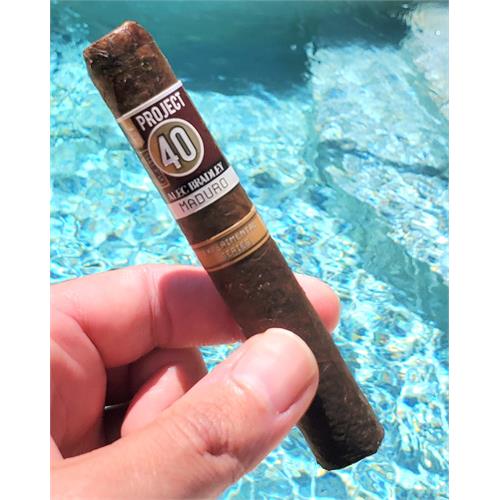 Alec Bradley Project 40 Maduro Robusto 5  * 50