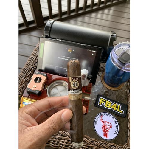 Alec Bradley Project 40 Maduro Gordo 6  * 60