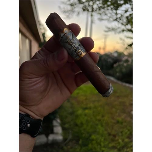 Gurkha San Miguel Toro 6  * 54