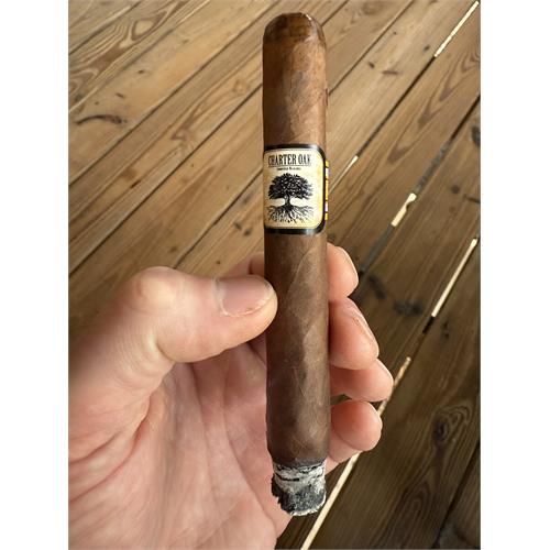 Foundation Charter Oak Habano Lonsdale 6 1/4 * 46