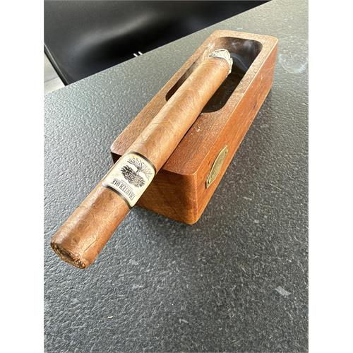Foundation Charter Oak Habano Lonsdale 6 1/4 * 46