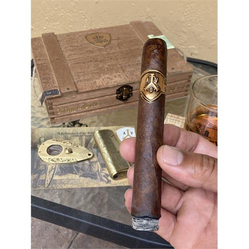 ADVentura The Royal Return King s Gold Toro 6  * 54