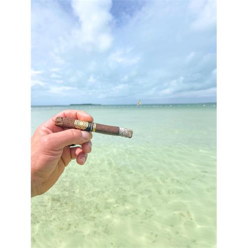 Montecristo 1935 Anniversary Nicaragua Demi 5 1/2 * 46