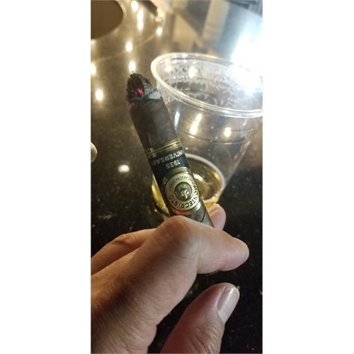 Montecristo 1935 Anniversary Nicaragua Demi 5 1/2 * 46