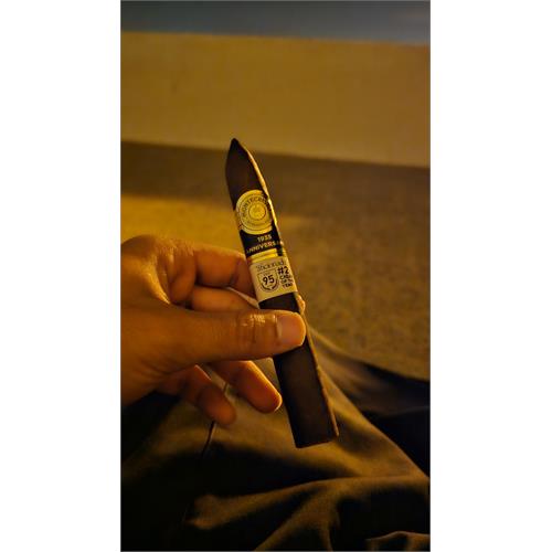 Montecristo 1935 Anniversary Nicaragua No. 2 6 1/8 * 52
