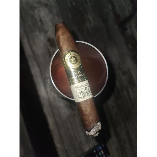 Montecristo 1935 Anniversary Nicaragua No. 2 6 1/8 * 52
