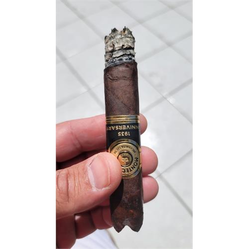 Montecristo 1935 Anniversary Nicaragua Toro 6  * 54