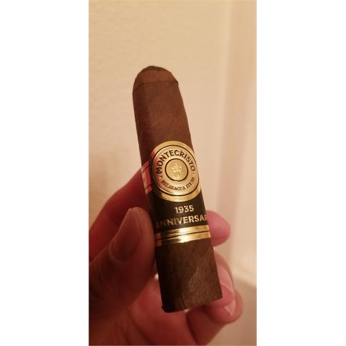 Montecristo 1935 Anniversary Nicaragua Churchill 7  * 52