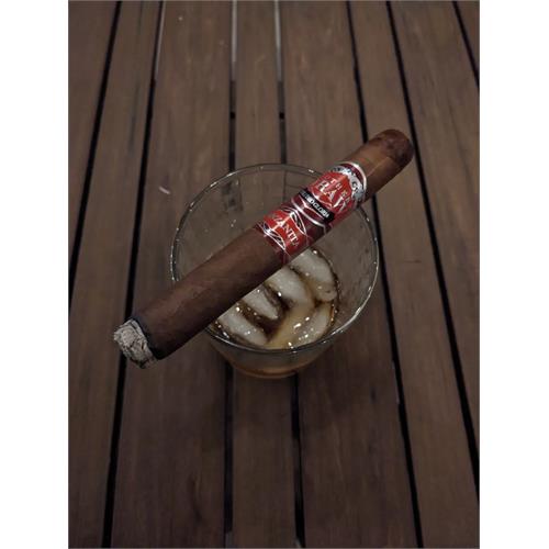 Southern Draw Manzanita Toro 6  * 52