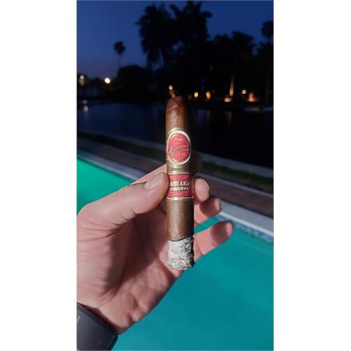 Aganorsa Leaf Rare Leaf Reserve Corojo Robusto 5 1/4 * 52