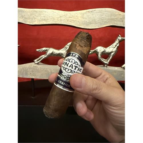 JFR Lunatic Maduro El Grande 5 1/2 * 80