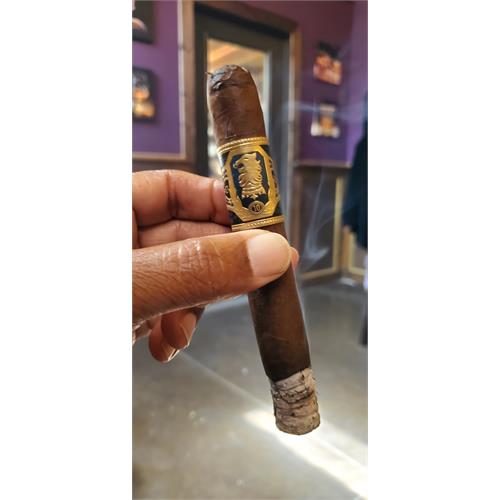 Liga Undercrown 10 Robusto 5  * 50