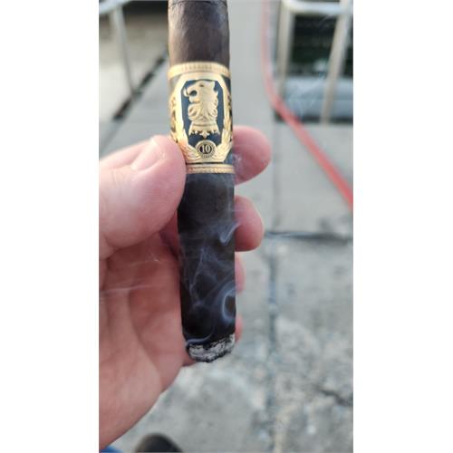 Liga Undercrown 10 Robusto 5  * 50