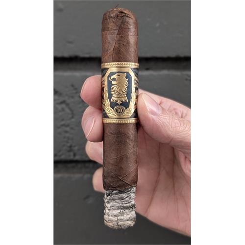 Liga Undercrown 10 Robusto 5  * 50