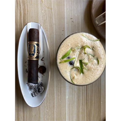 Liga Undercrown 10 Robusto 5  * 50