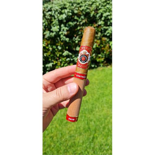 Macanudo Vintage 2010 Toro Grande 6 5/8 * 54